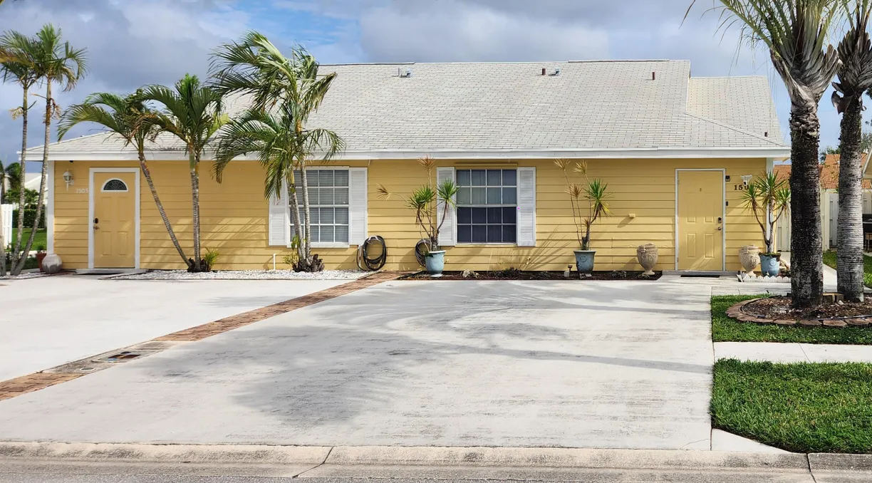 South Florida Real Estate | View 1501 Royal Forest Court | 2 Beds, 2 Baths