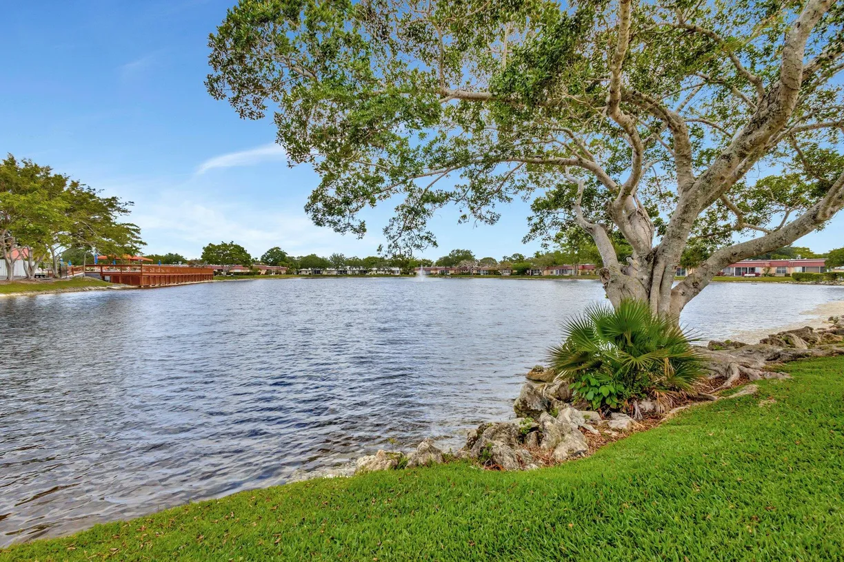 South Florida Real Estate | View 733 Nantucket Circle | Listing