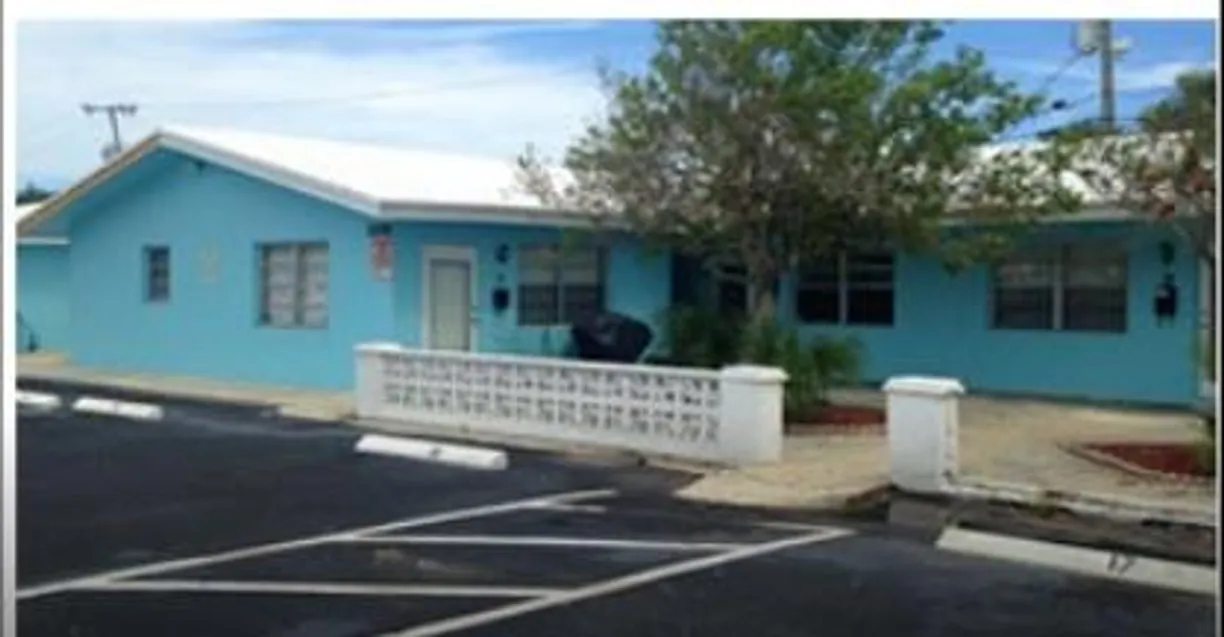 South Florida Real Estate | View 1102 SE 3rd Street, 5 | 1 Bed, 1 Bath