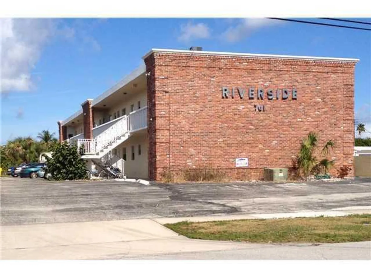 South Florida Real Estate | View 761 Hummingbird Way, 102 | 1 Bed, 1 Bath