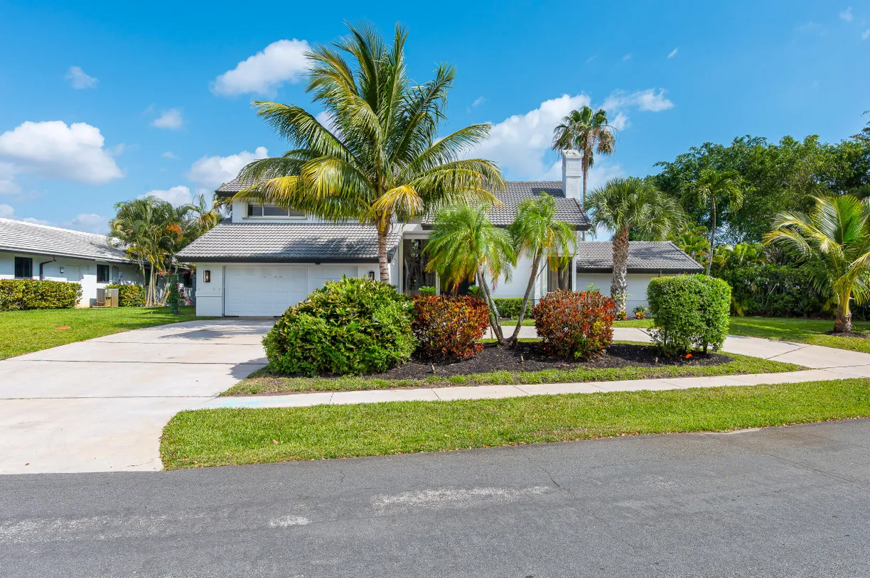 South Florida Real Estate | View 3138 Lakeview Drive | Listing