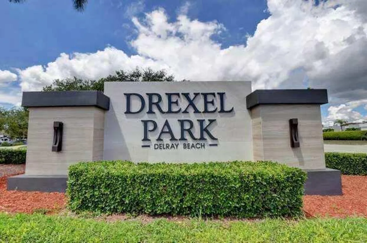 South Florida Real Estate | View 16178 Poppyseed Circle, 806 | 3 Beds, 2 Baths