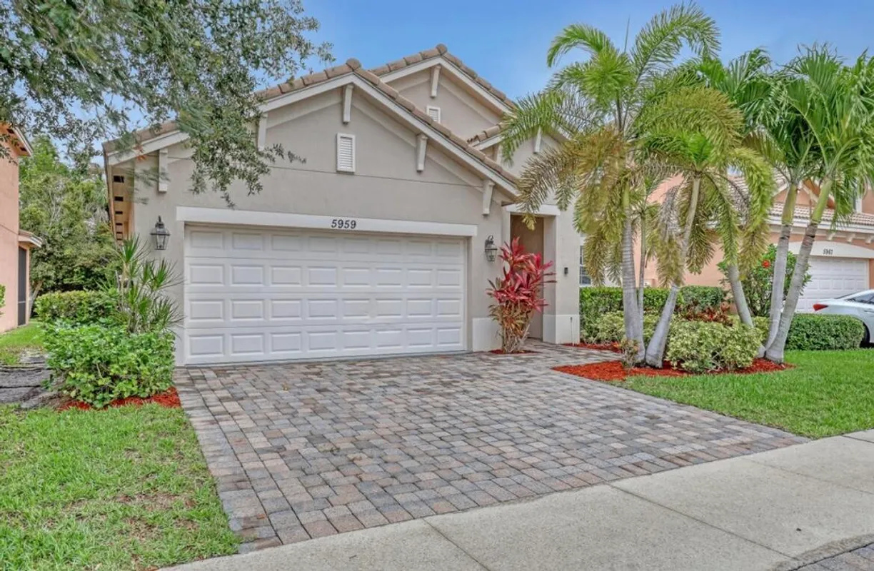 South Florida Real Estate | View 5959 SE Crooked Oak Avenue | 3 Beds, 2 Baths
