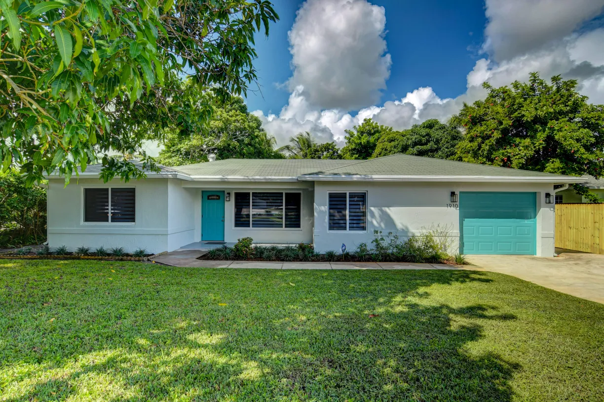 South Florida Real Estate | View 1910 NE 2nd Avenue | Listing
