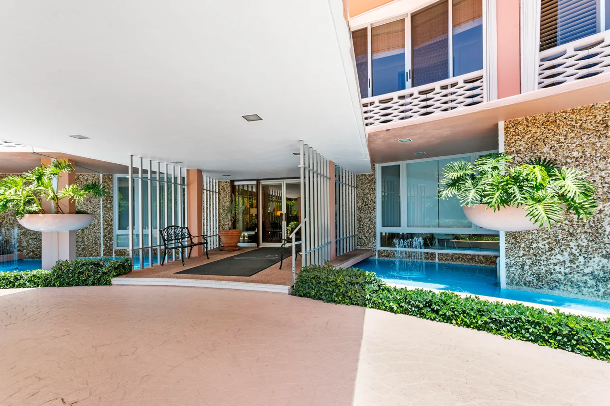 South Florida Real Estate | View 315 S Lake Drive, 3f | Listing