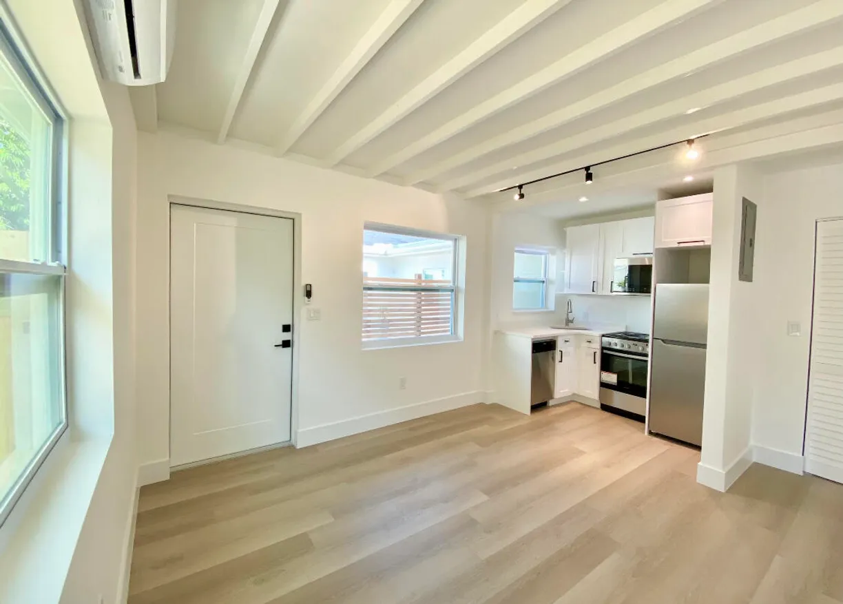 South Florida Real Estate | View 4811 N Flagler Dr, S | Listing