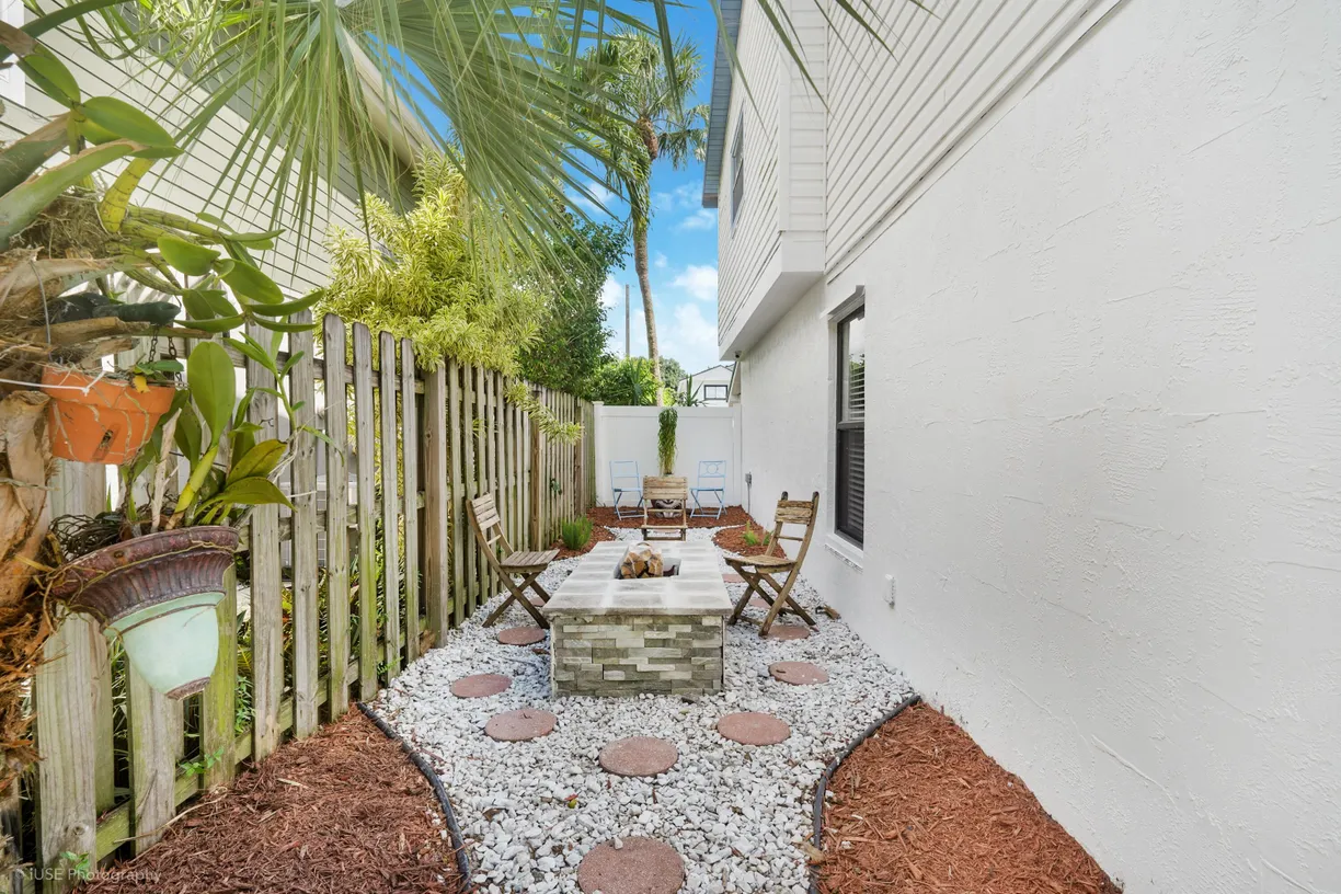 South Florida Real Estate | View 2533 Bessie Street | Listing