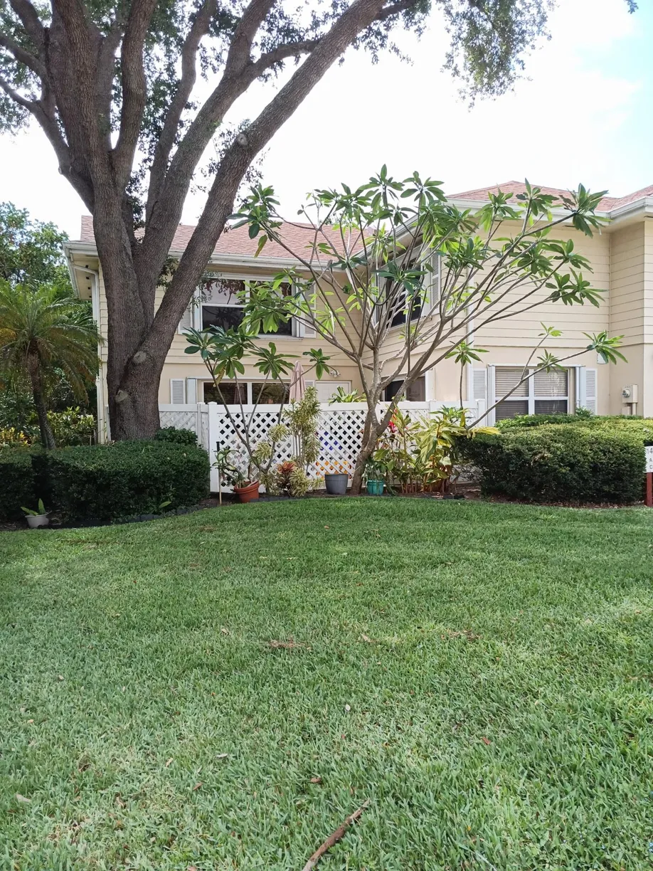 South Florida Real Estate | View 8140 Bridgewater Court, 40a | 2 Beds, 2 Baths