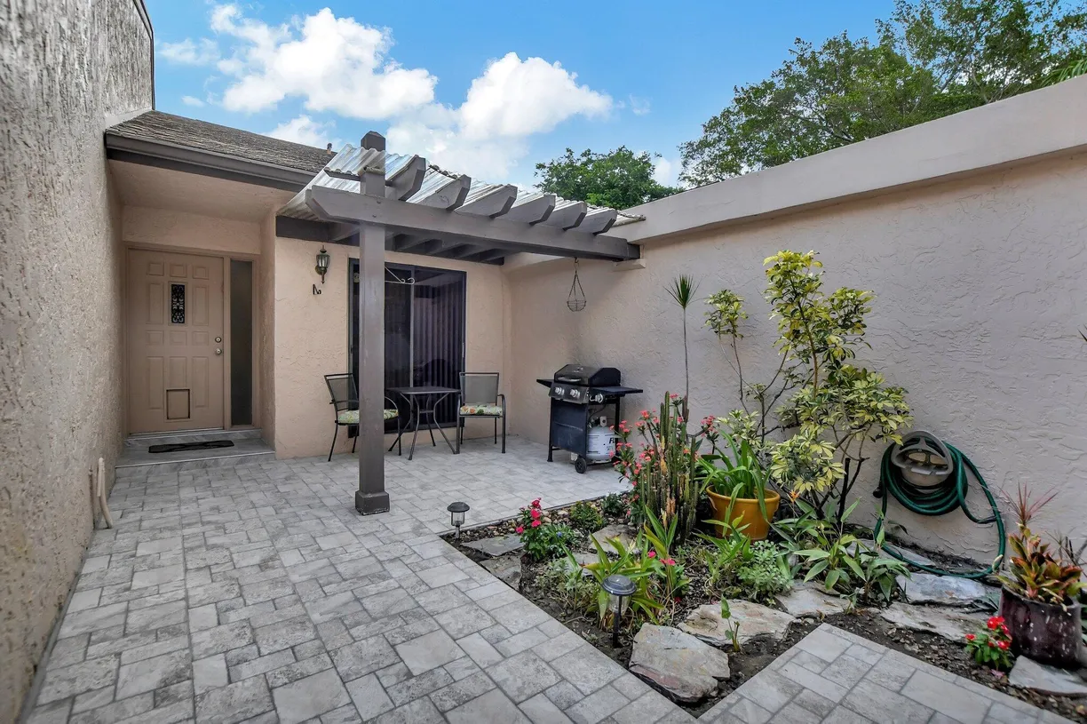 South Florida Real Estate | View 5289 Fairway Woods Drive, 2913 | Listing