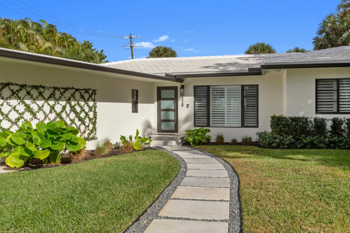 South Florida Real Estate | View 328 N Lakeside Drive | Listing