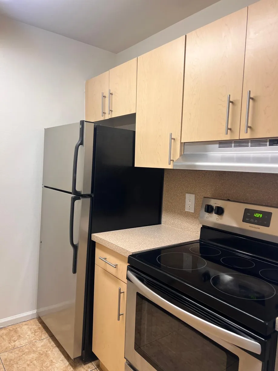 South Florida Real Estate | View 1500 N Congress Avenue, B24 | 1 Bed, 1 Bath