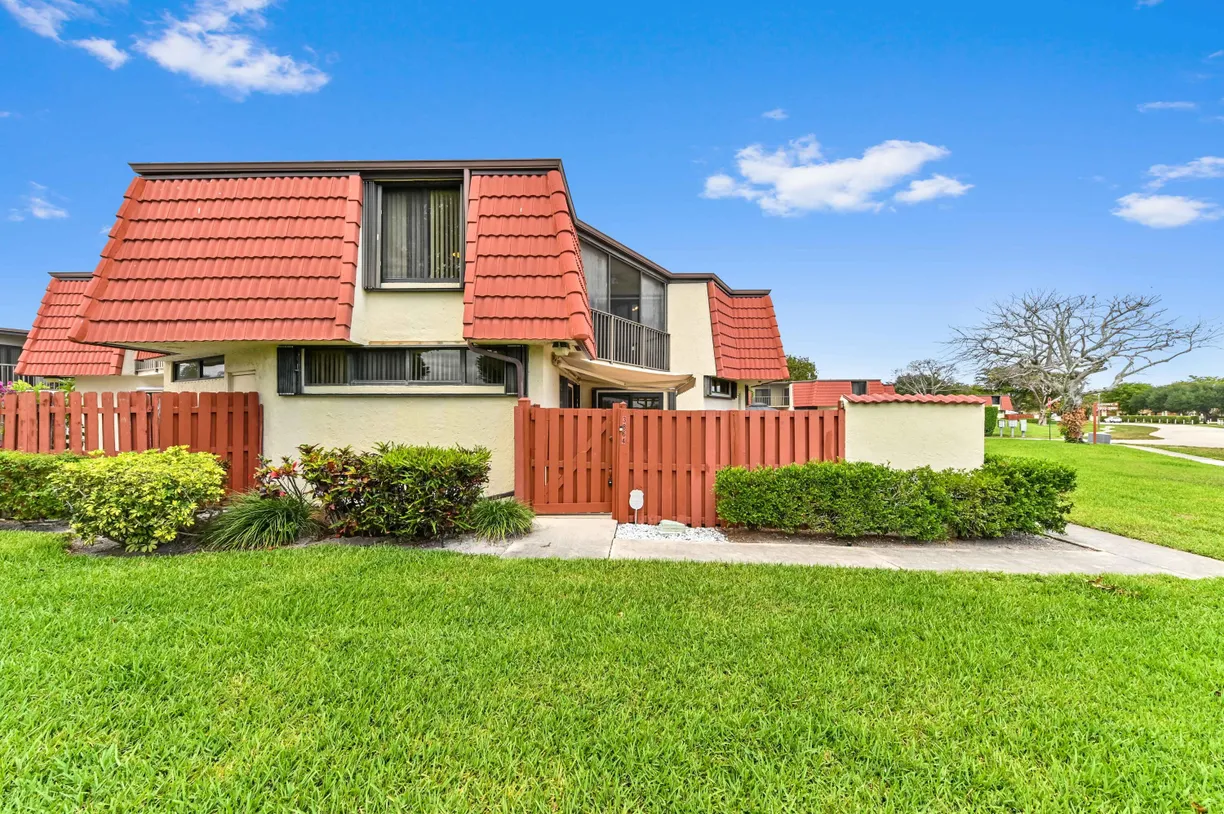 South Florida Real Estate | View 3864 Victoria Drive | 2 Beds, 2 Baths