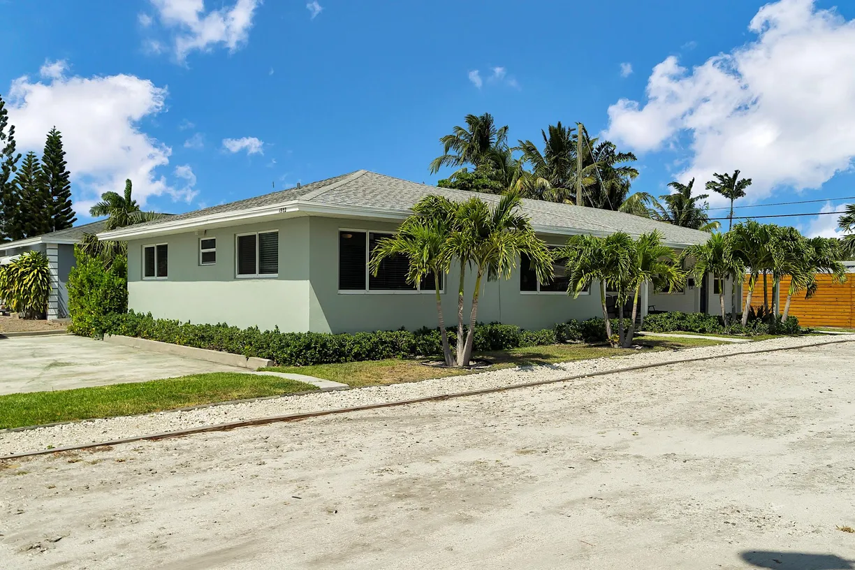 South Florida Real Estate | View 1502 N J Street, 1 | 2 Beds, 1 Bath