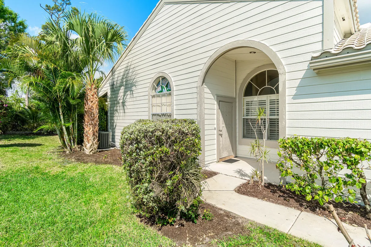 South Florida Real Estate | View 8918 SE Riverfront Terrace | Listing