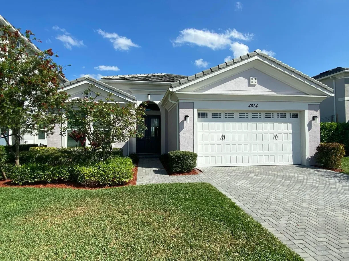 South Florida Real Estate | View 4624 Woodland Way | 3 Beds, 3 Baths