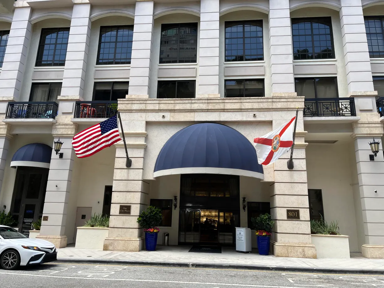 South Florida Real Estate | View 801 S Olive Avenue, 225 | 1 Bed, 1 Bath