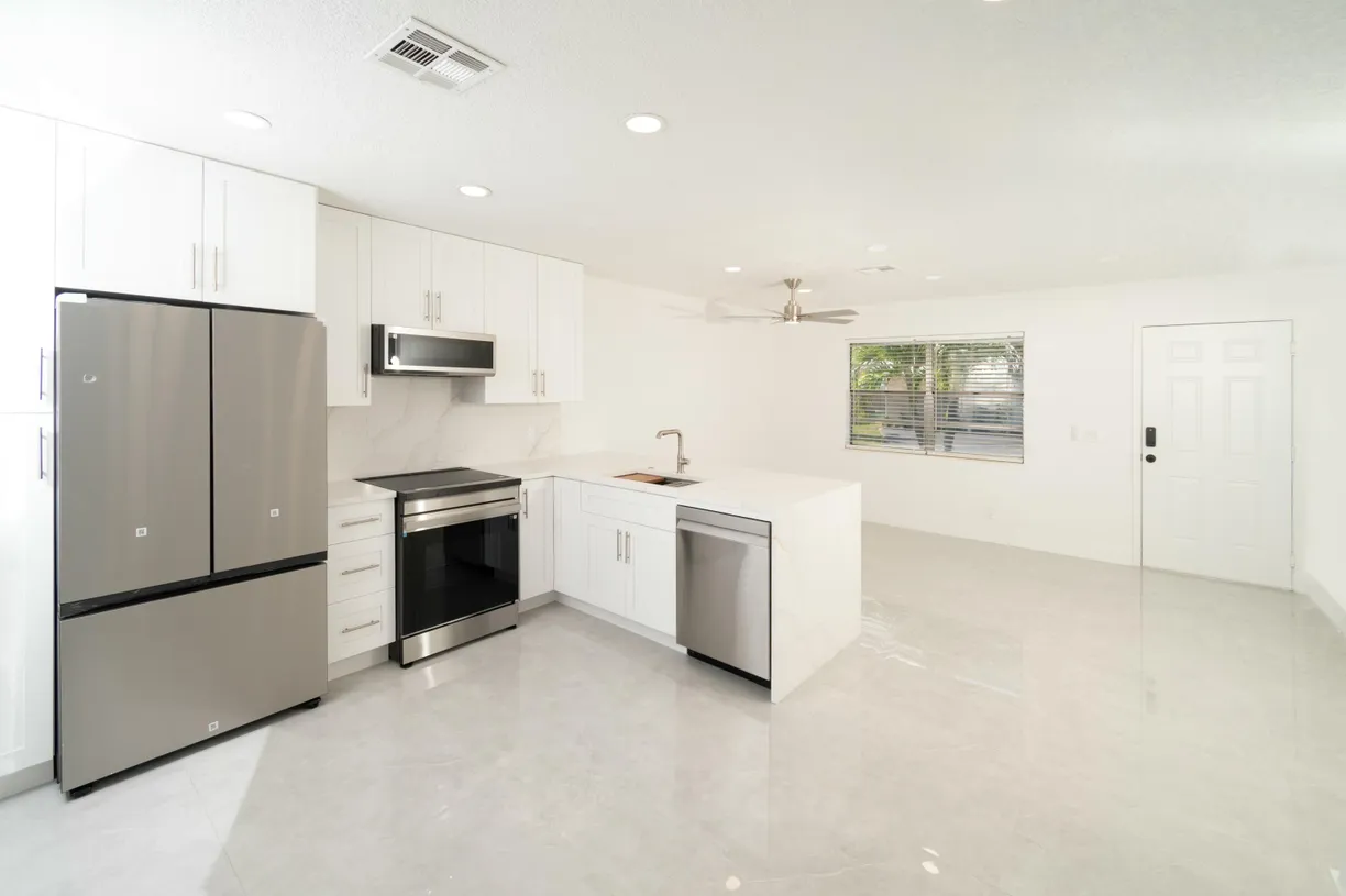 South Florida Real Estate | View 2804 Duke Lane | 2 Beds, 1 Bath