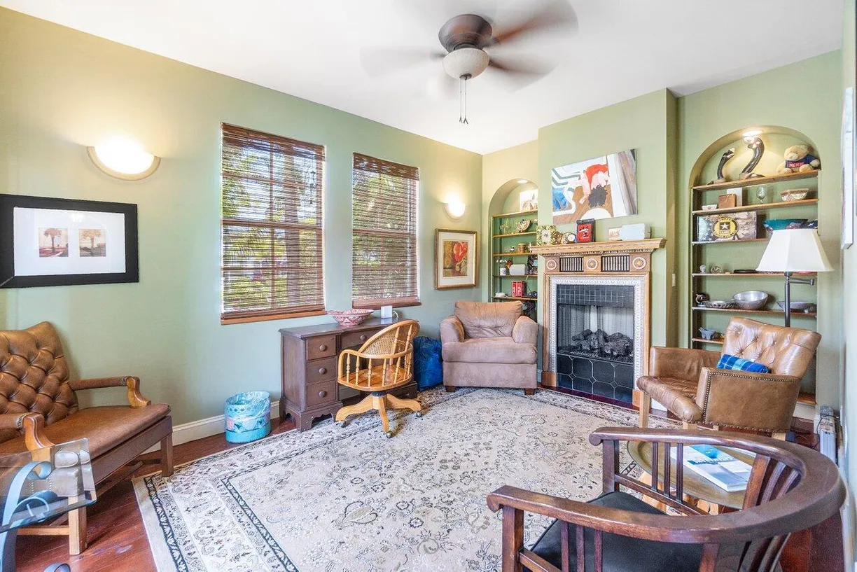 South Florida Real Estate | View 724 Park Place | Listing