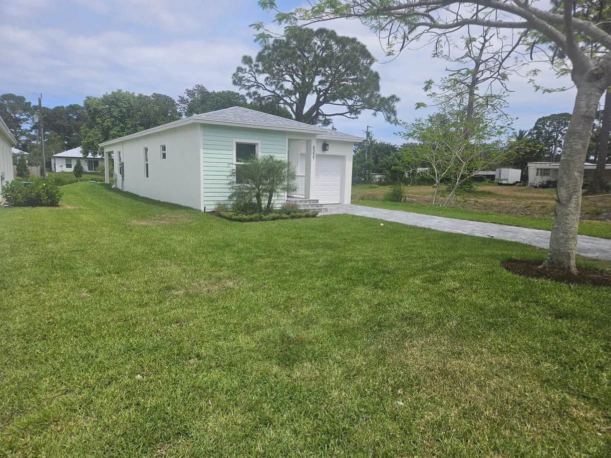 South Florida Real Estate | View 5227 SE Isabelita Avenue | Listing
