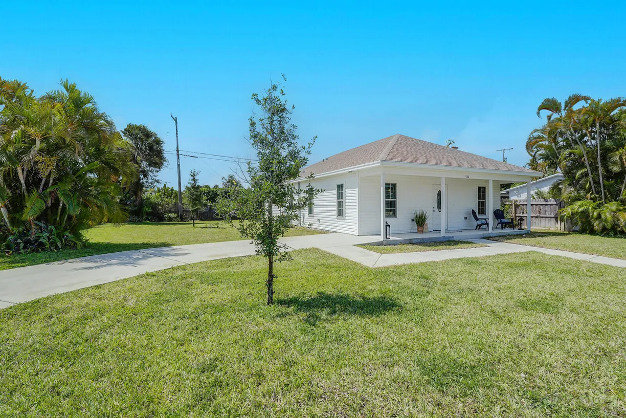 South Florida Real Estate | View 532 Harbour Road | Listing