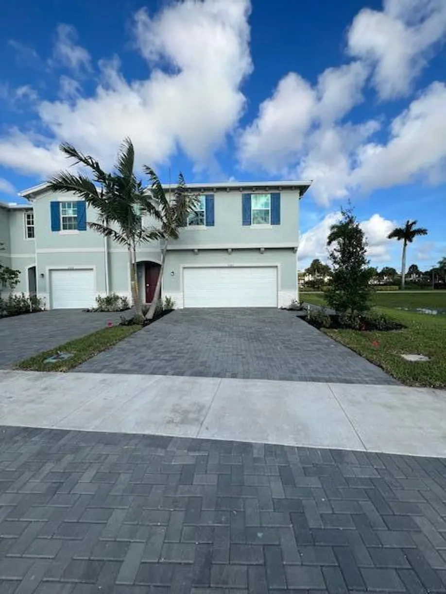 South Florida Real Estate | View 4186 Lagoon Shore Drive | 4 Beds, 2 Baths