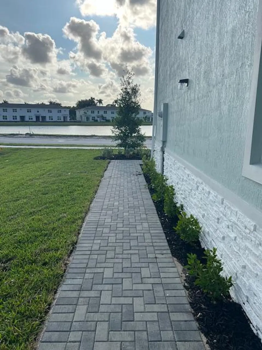 South Florida Real Estate | View 4186 Lagoon Shore Drive | Listing