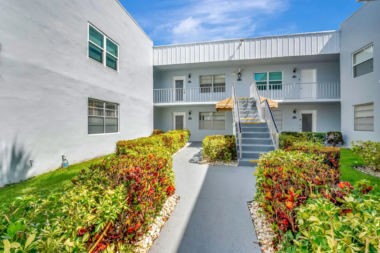 South Florida Real Estate | View 129 Normandy C, 129 C | Listing