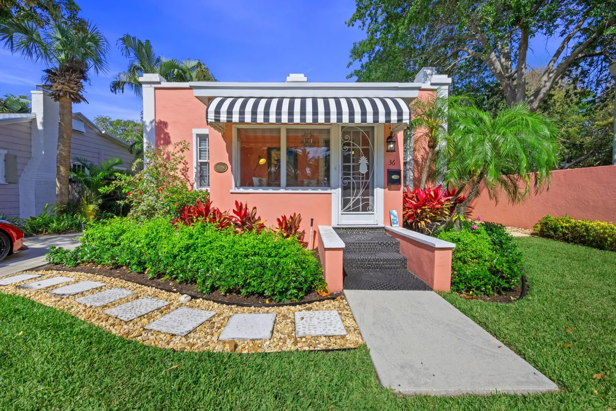 South Florida Real Estate | View 36 Palm Square | 2 Beds, 1 Bath