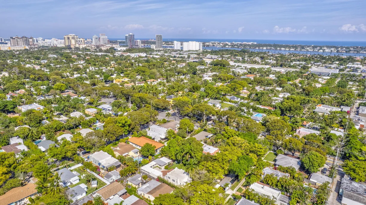 South Florida Real Estate | View 813 Avon Road | Listing