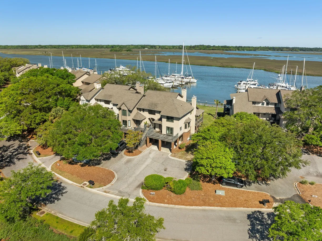Charleston, SC Real Estate | View 1934 Marsh Oak Lane | 1 Bed, 2 Baths