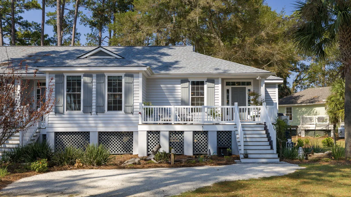 Charleston, SC Real Estate | View 135 Avenue Of Oaks | Listing