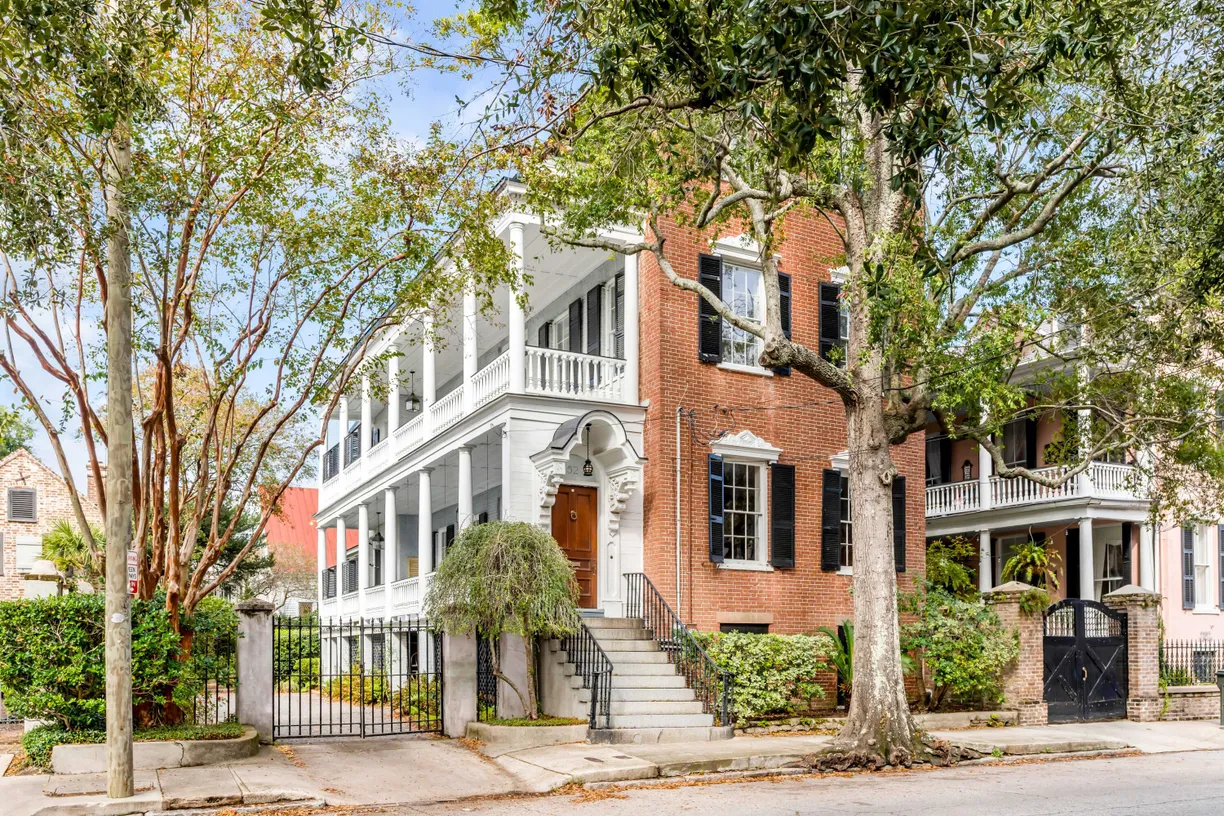 Charleston, SC Real Estate | View 52 Hasell Street | 5 Beds, 3 Baths