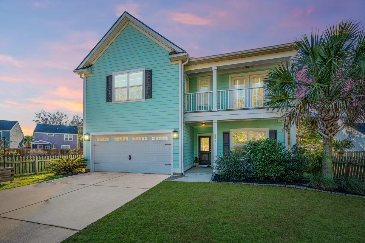 Charleston, SC Real Estate | View 1089 Fort Johnson Road | 4 Beds, 2 Baths