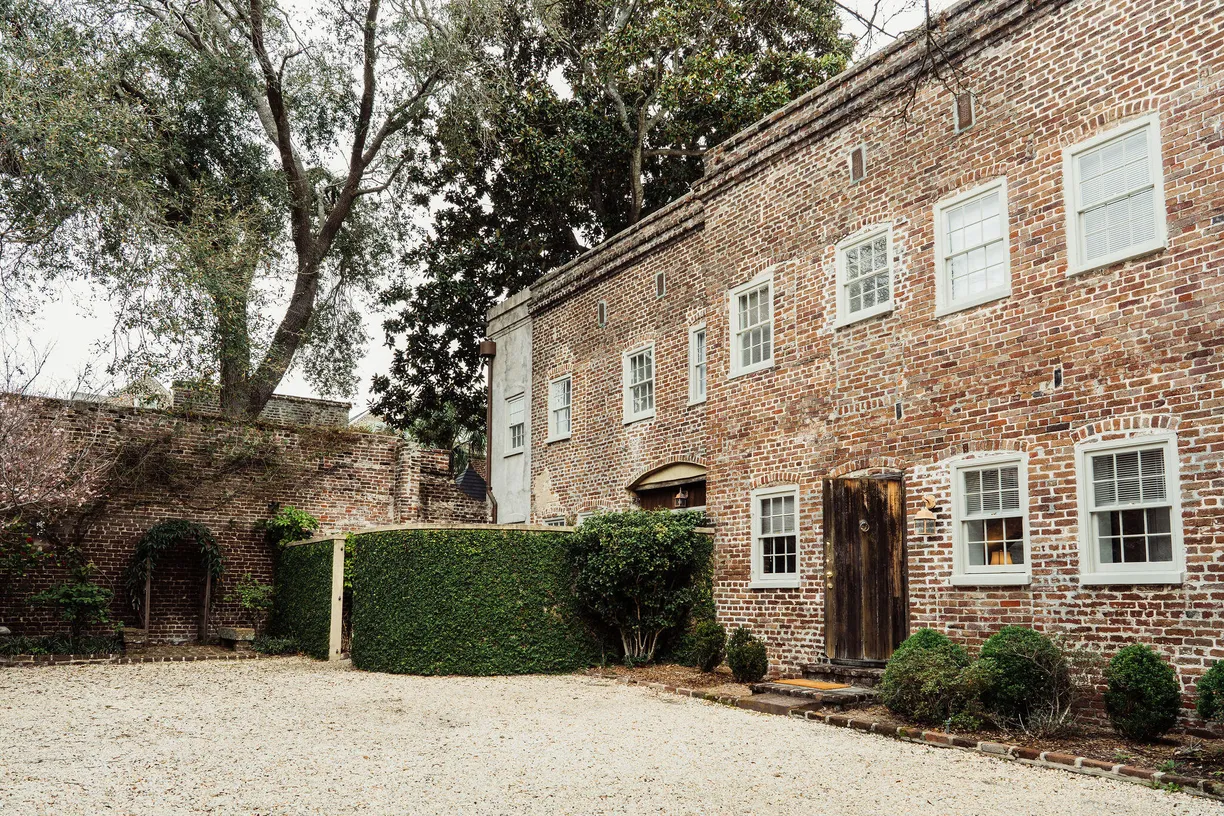 Charleston, SC Real Estate | View 42 1/2 Hasell Street | 2 Beds, 2 Baths