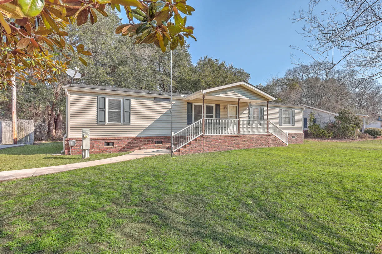 Charlotte Real Estate | View 632 Barn Road | 3 Beds, 2 Baths