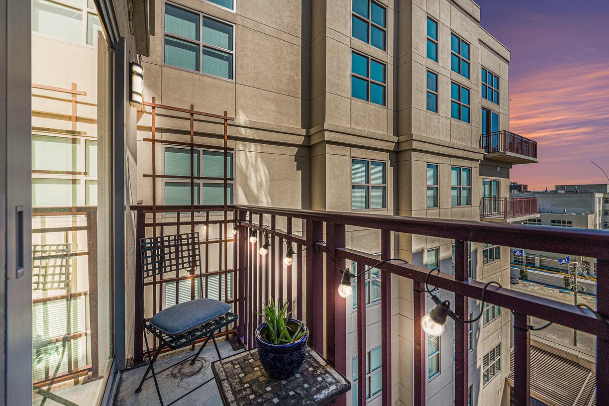 Charleston, SC Real Estate | View 150 Bee Street, 714 | 1 Bed, 1 Bath