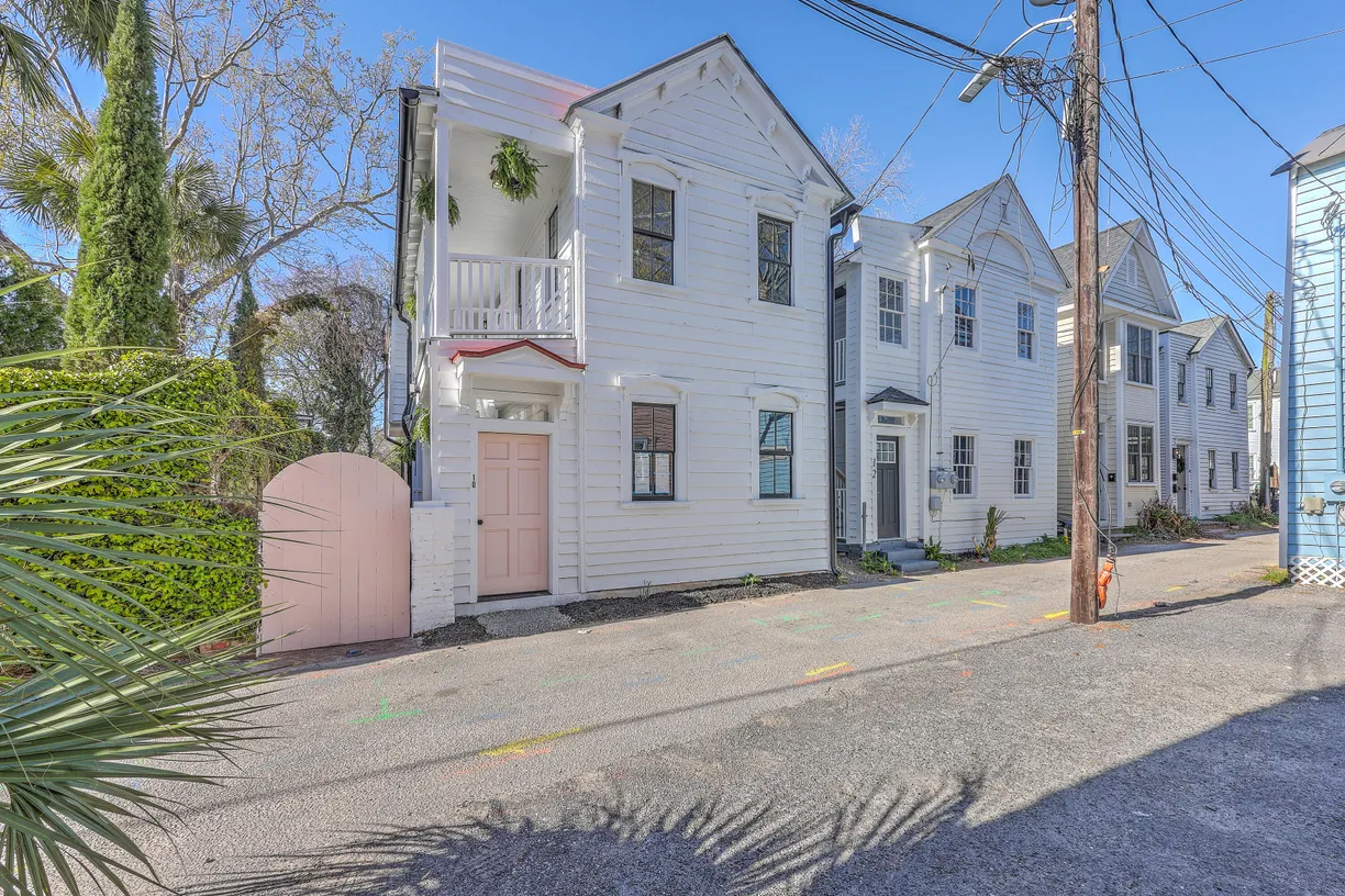 Charleston, SC Real Estate | View  | 6 Beds
