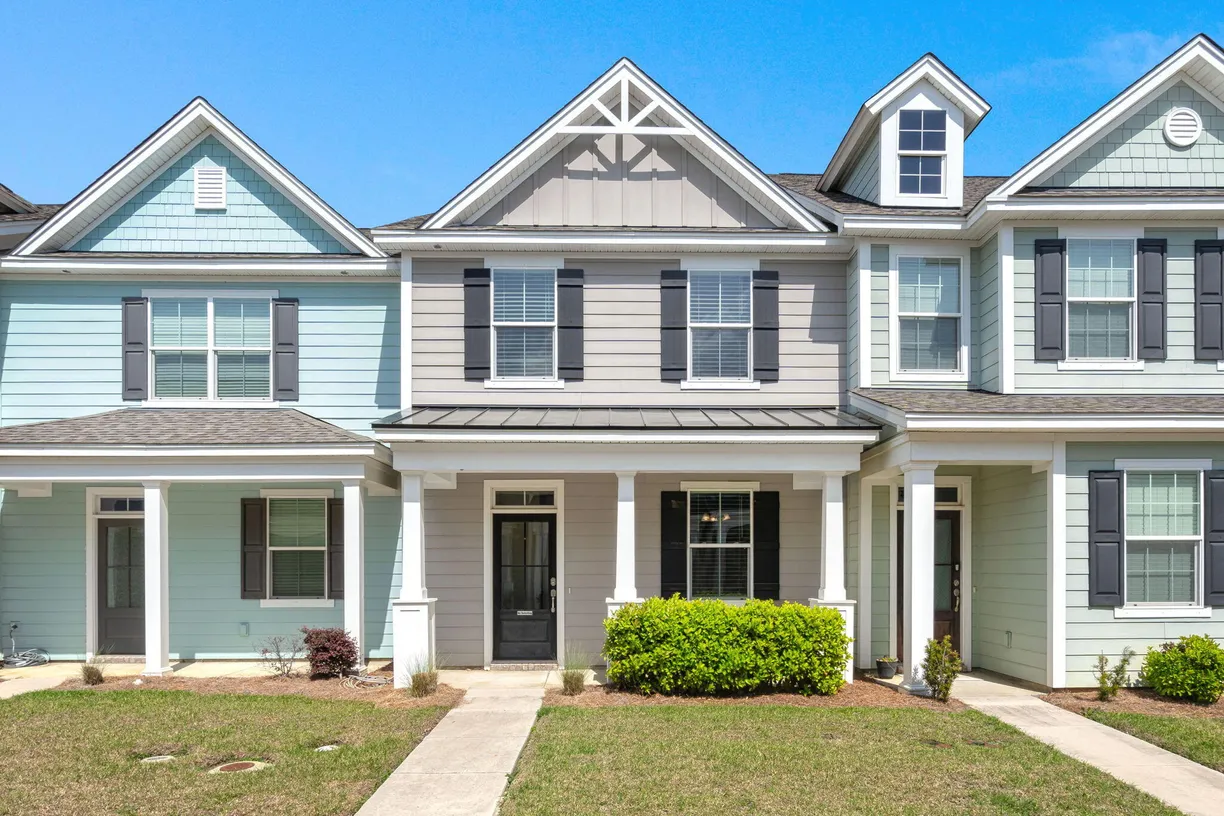 Charlotte Real Estate | View 407 Stoneleigh Lane | 3 Beds, 2 Baths