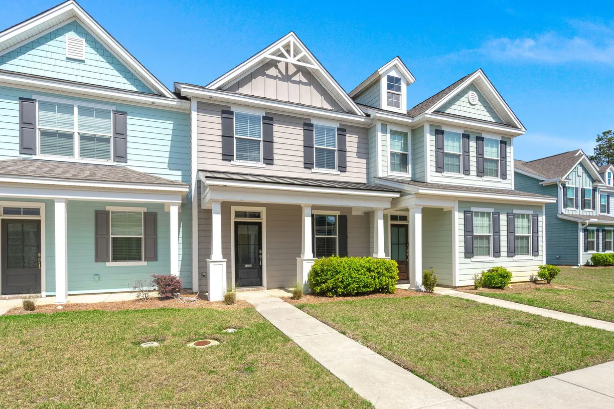 Charlotte Real Estate | View 407 Stoneleigh Lane | Listing