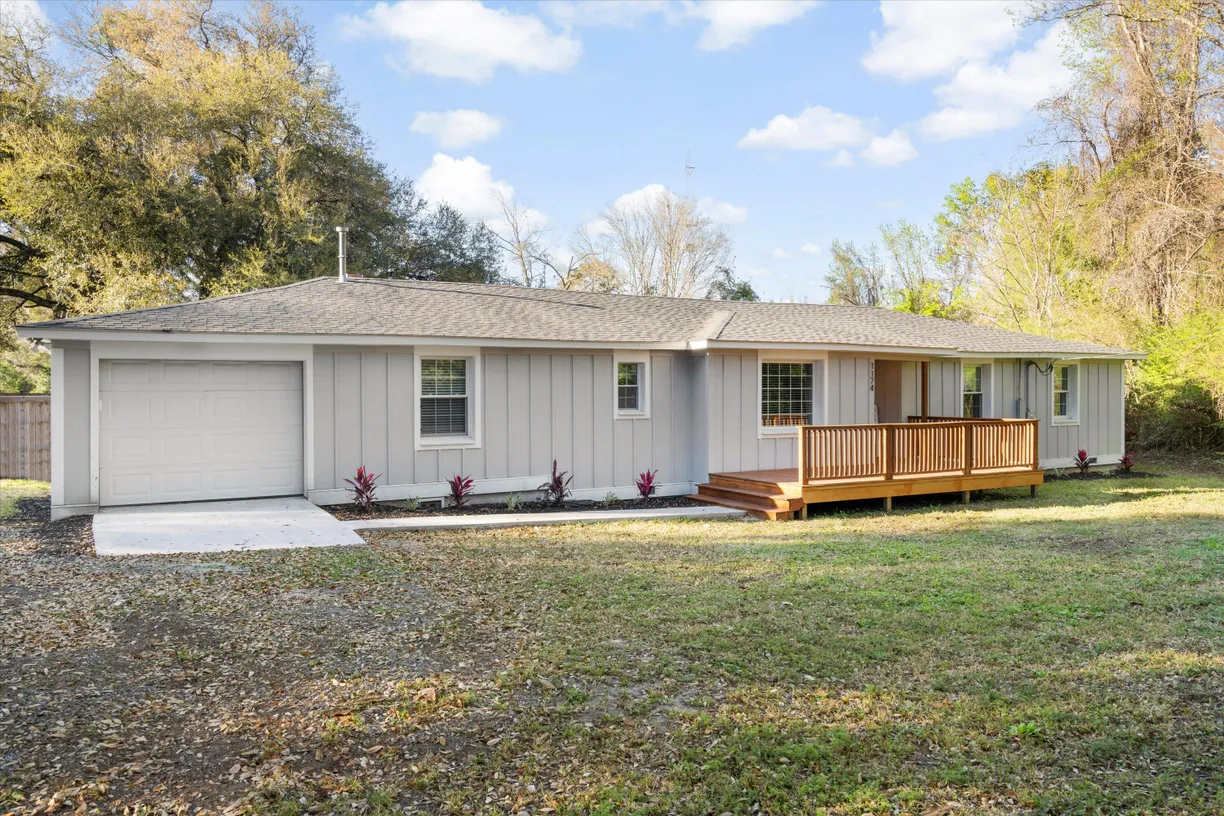 Charleston, SC Real Estate | View 1174 Fort Johnson Road | 4 Beds, 3 Baths