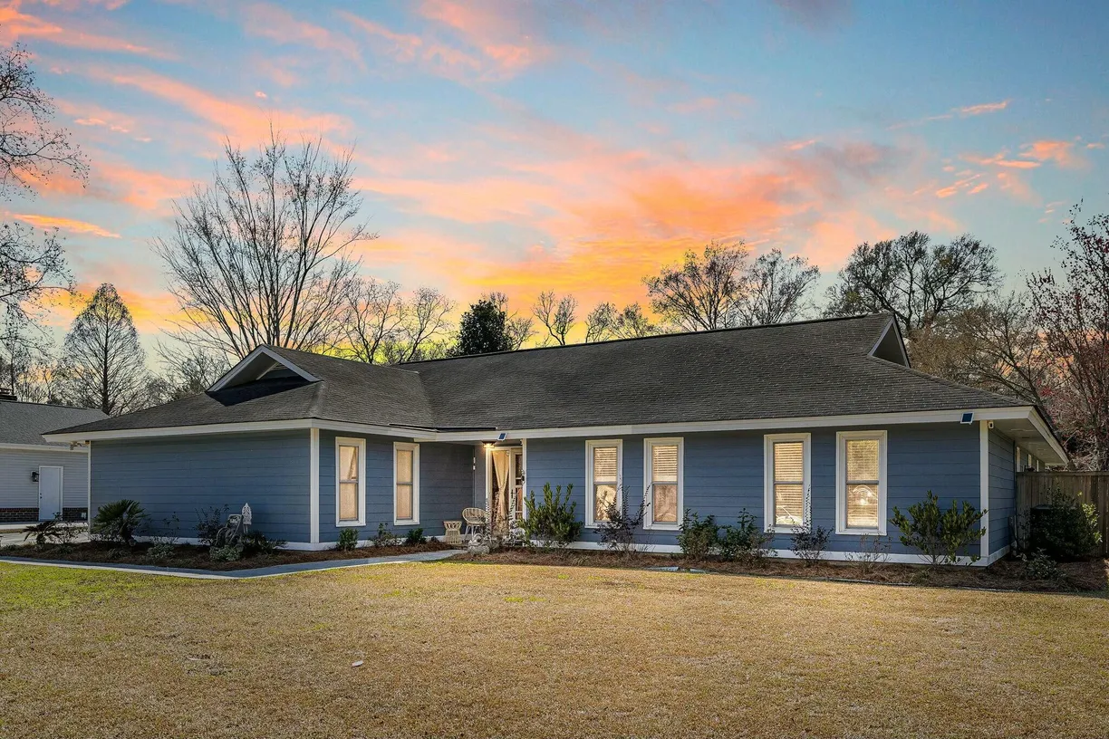 Charleston, SC Real Estate | View 2899 Doncaster Drive | 3 Beds, 2 Baths