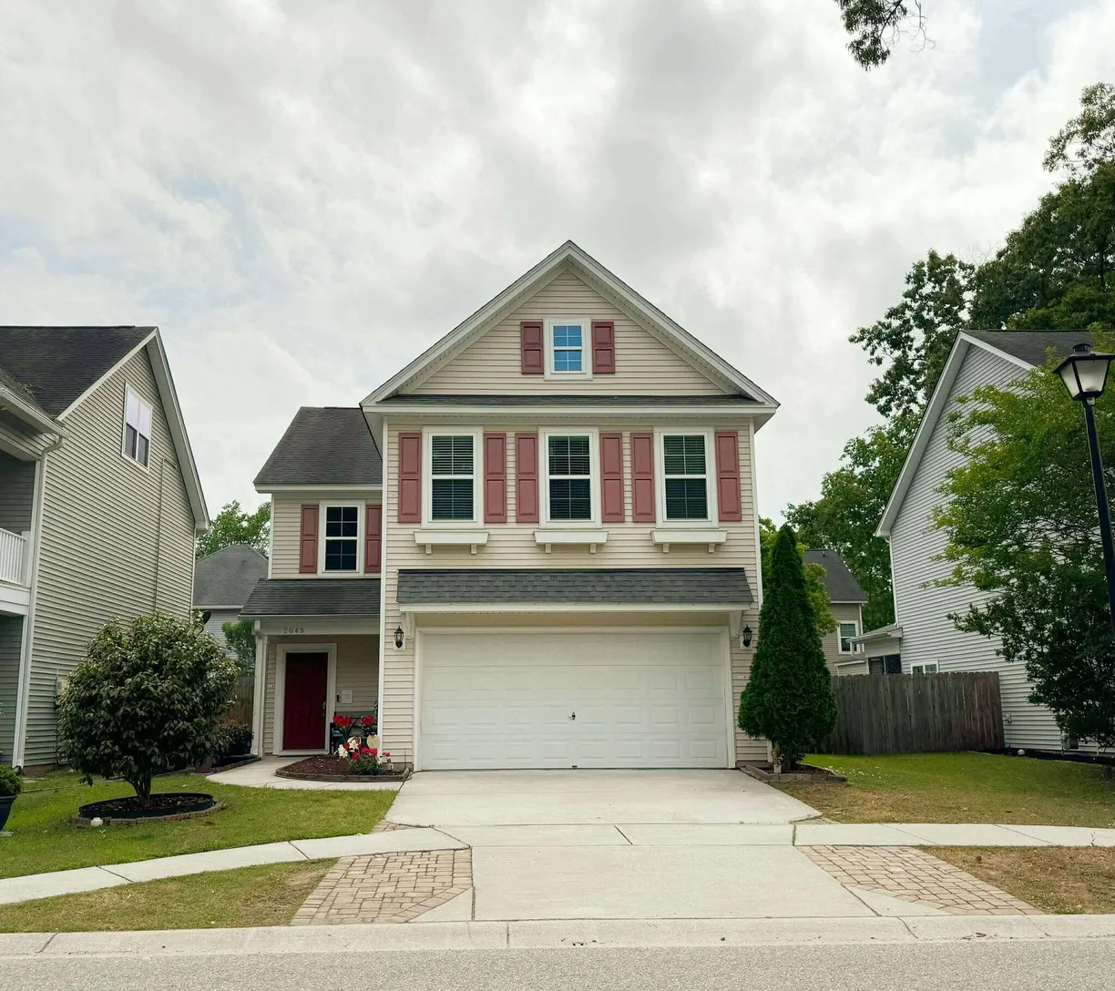 Charleston, SC Real Estate | View 2049 Maybelles Lane | 3 Beds, 2 Baths