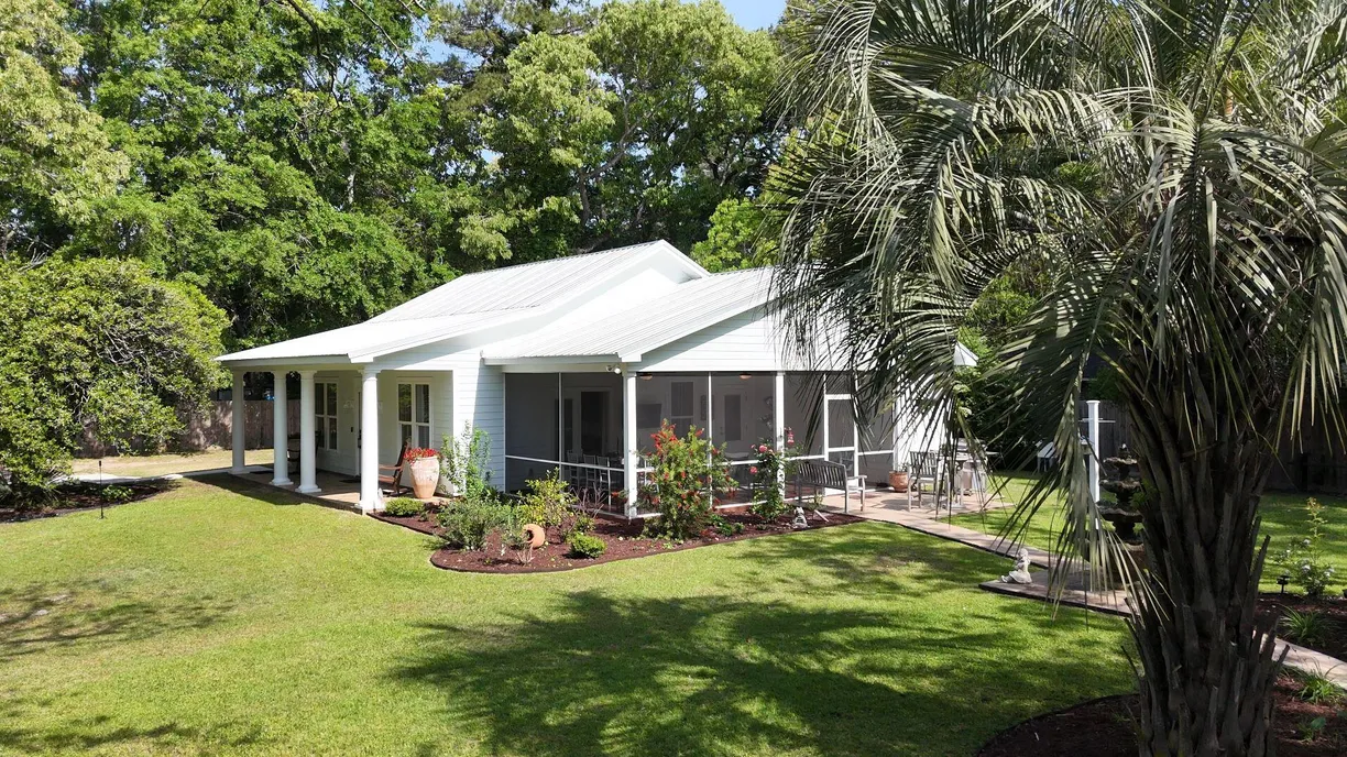 Charleston, SC Real Estate | View 104 Waccamaw Drive | 2 Beds, 2 Baths