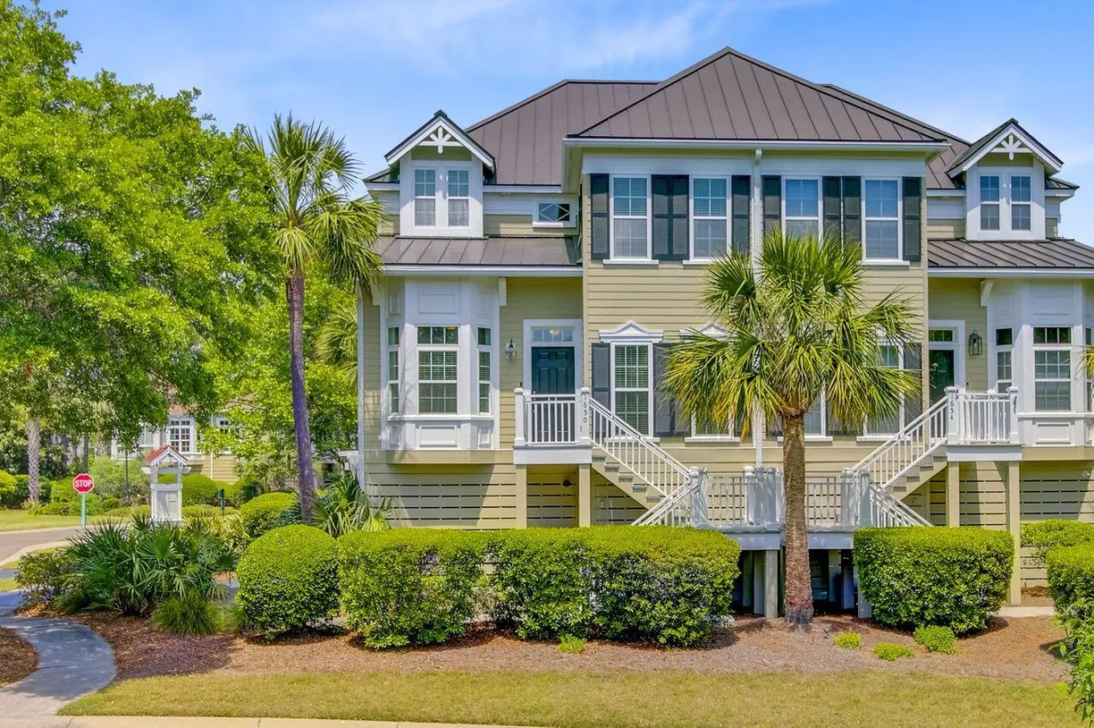 Charleston, SC Real Estate | View 1650 Long Grove Drive | 3 Beds, 3 Baths