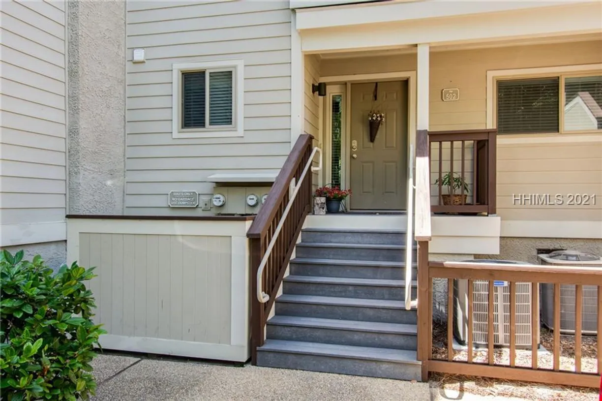 Charleston, SC Real Estate | View 1 Tanglewood Drive, 502 | 2 Beds, 2 Baths