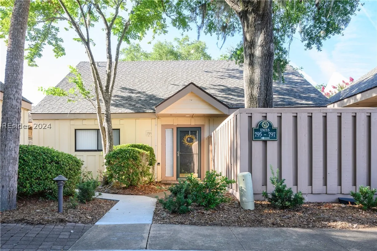 Charleston, SC Real Estate | View 45 Queens Folly Road, 795 | 3 Beds, 3 Baths