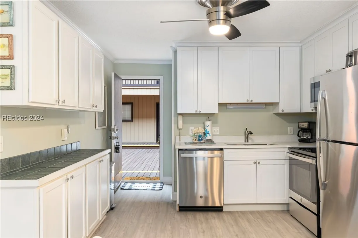 Charleston, SC Real Estate | View 40 Folly Field Road, C7 | 2 Beds, 2 Baths