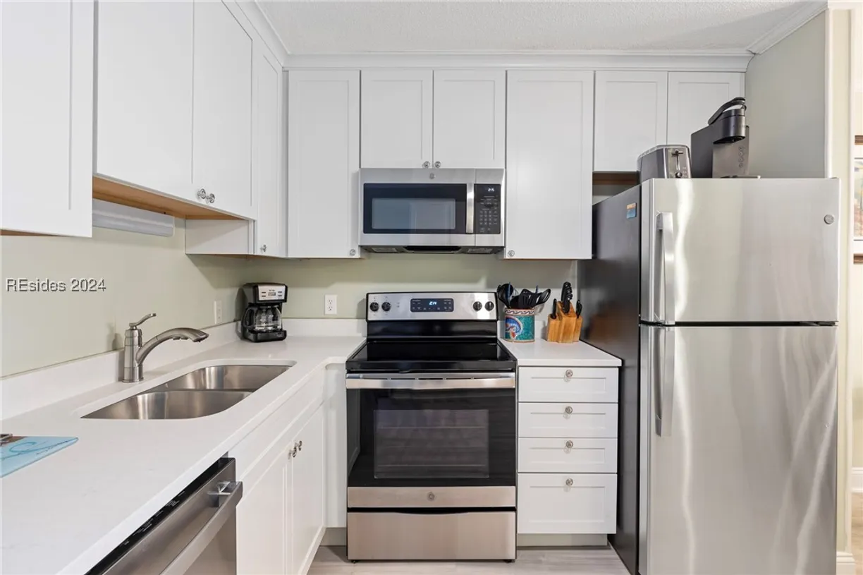 Charleston, SC Real Estate | View 40 Folly Field Road, C7 | Listing