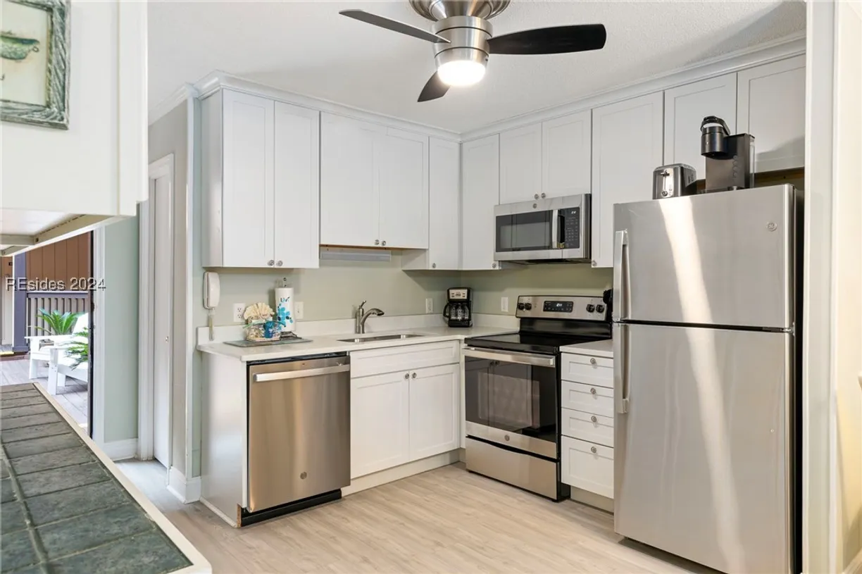 Charleston, SC Real Estate | View 40 Folly Field Road, C7 | Listing