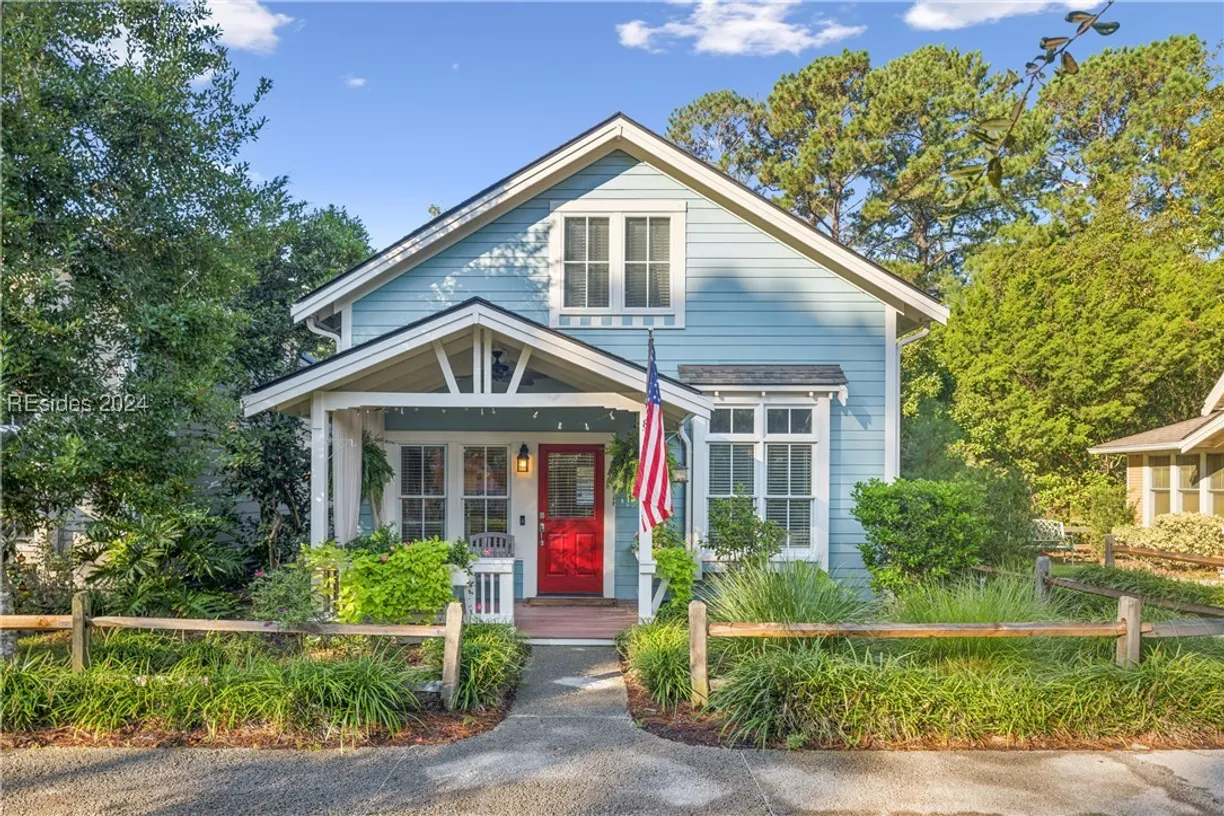 Charleston, SC Real Estate | View 625 Spanish Wells Road, 8 | 3 Beds, 2 Baths